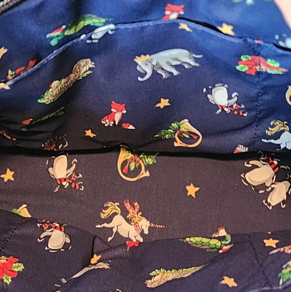 Vera Bradley Cotton Santa Turtle Tote Bag - Picture 7 of 10